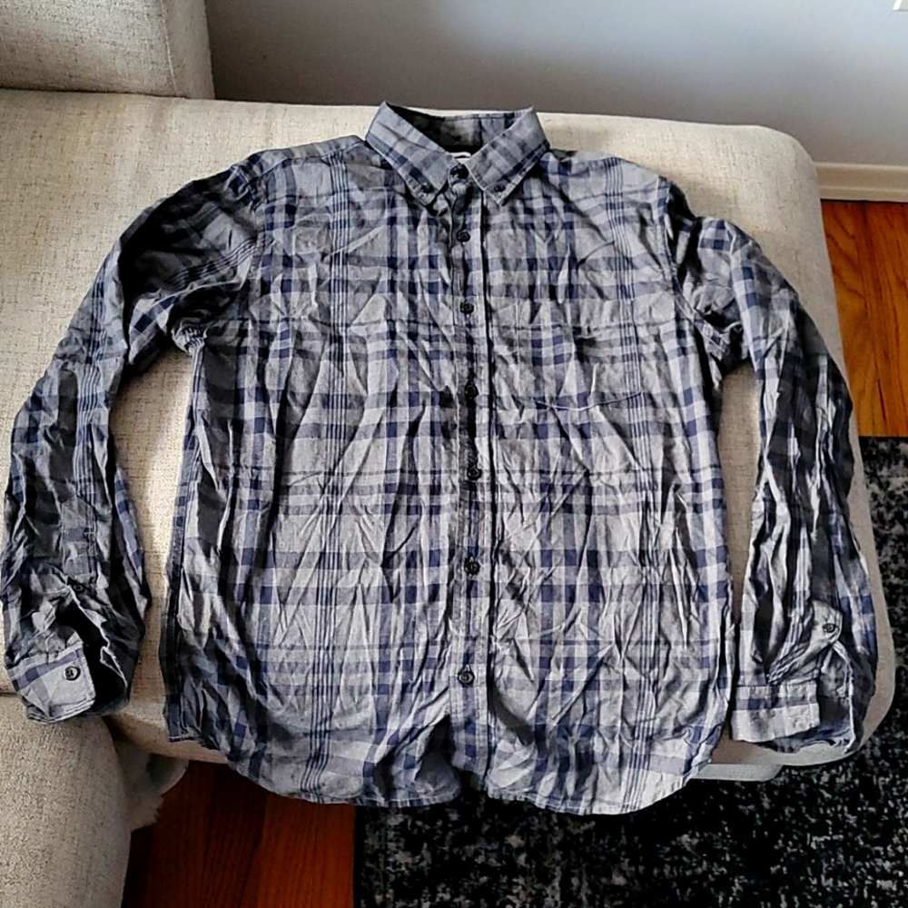 Men's Dress shirt, size Medium, slim fit